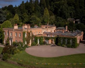 Accommodation near Killerton